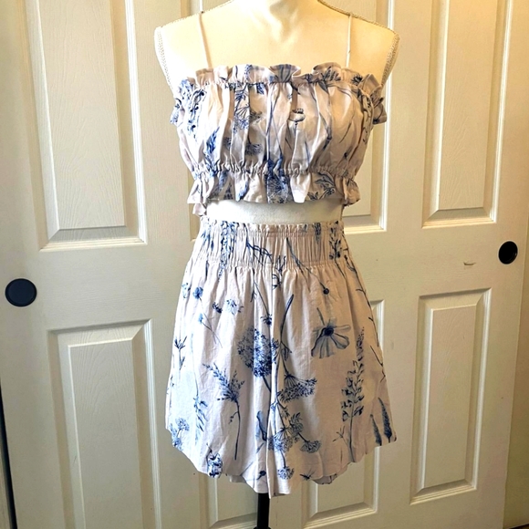 H&M Tops - H&M Floral Crop Top Women's Size Small And H&M Floral Shorts Set Women's Size XS